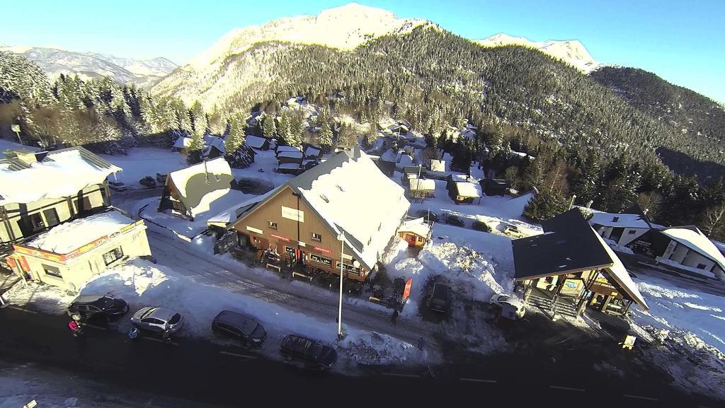 Hotel Le Tuc De L'Etang Boutx Bagian luar foto